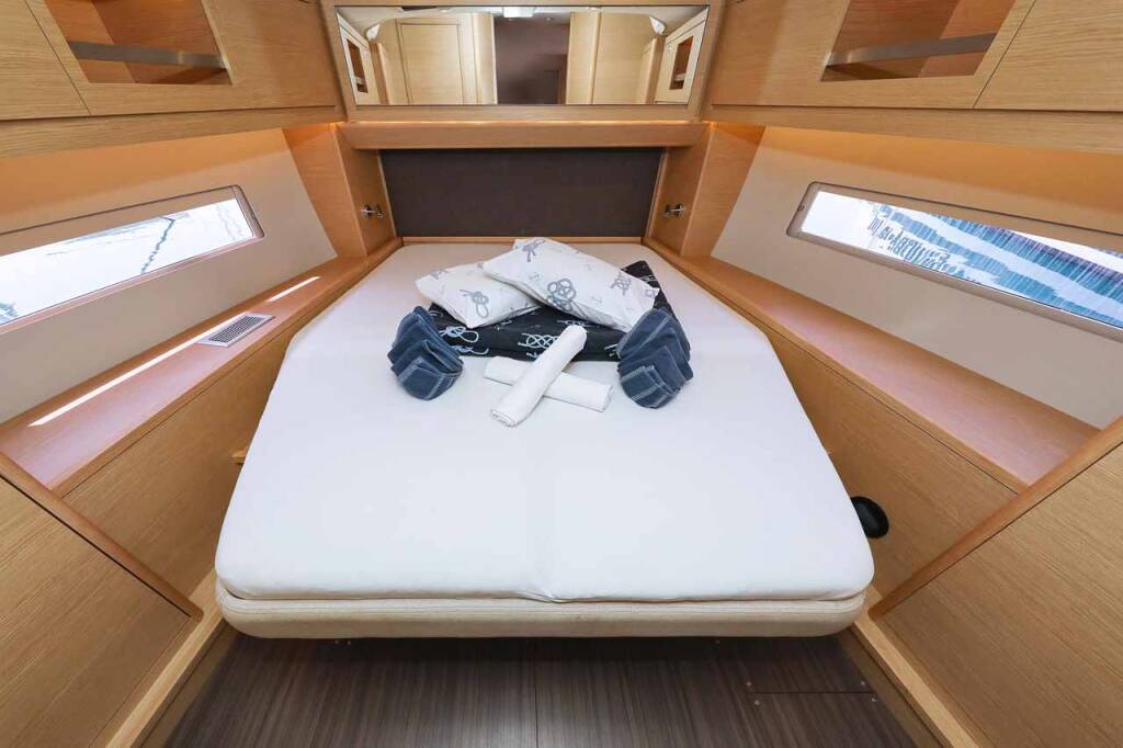 Sailing yacht Dufour 470 Spirit