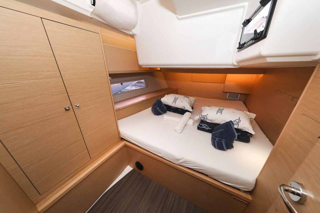 Sailing yacht Dufour 470 Spirit