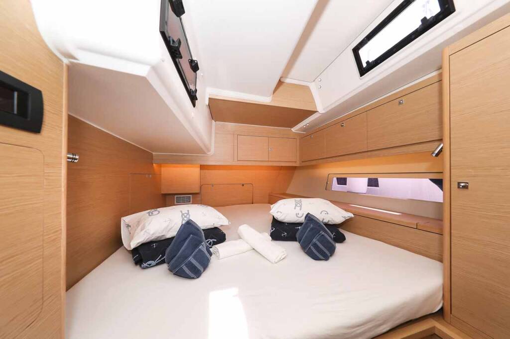 Sailing yacht Dufour 470 Spirit