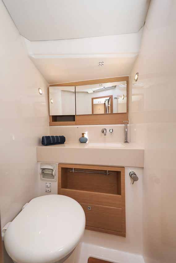Sailing yacht Dufour 470 Spirit