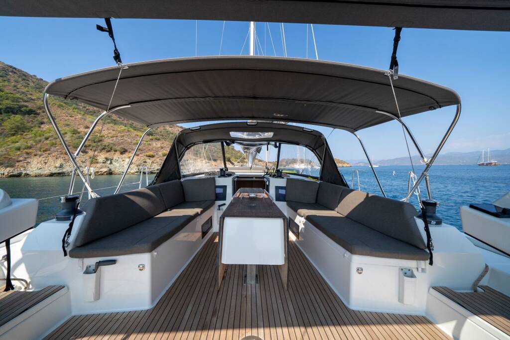 Sailing yacht Dufour 470 Pontika