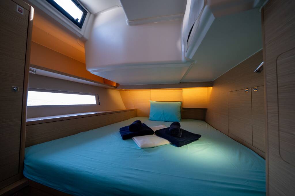 Sailing yacht Dufour 470 Pontika