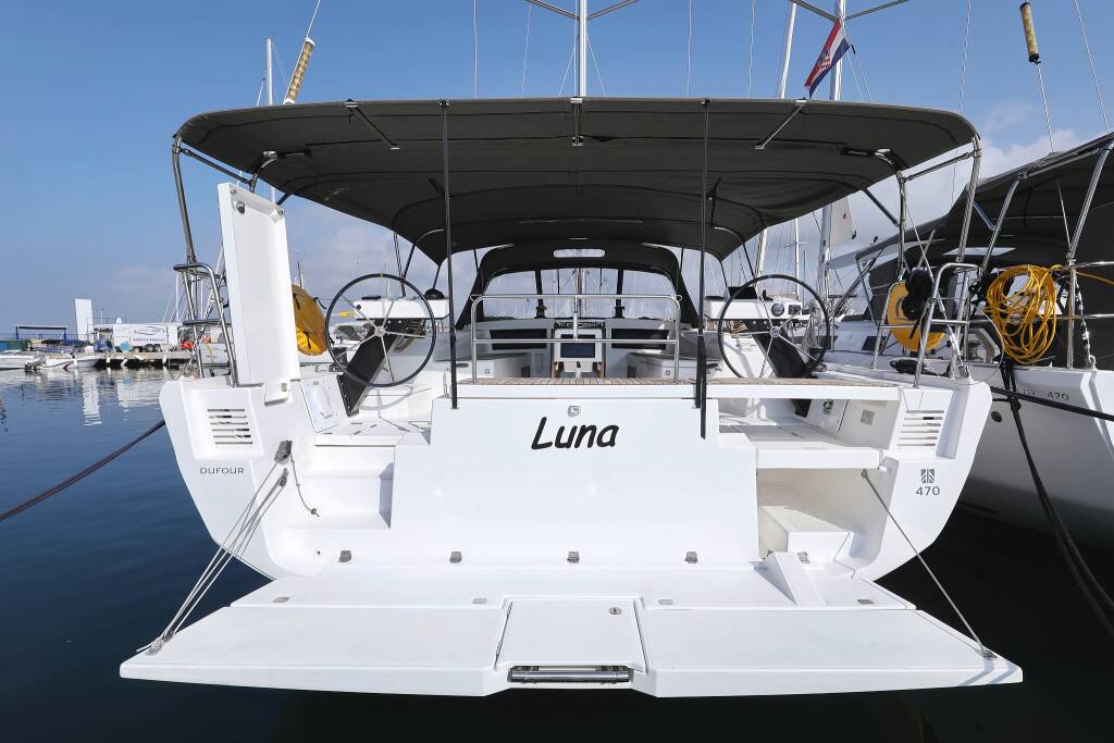 Sailing yacht Dufour 470 Luna