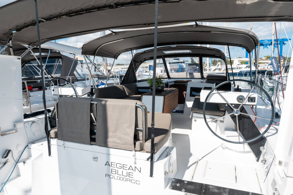 Sailing yacht Dufour 470 Aegean Blue
