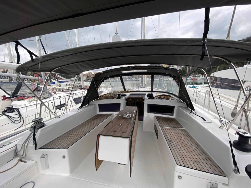 Sailing yacht Dufour 470 PRESTIGE
