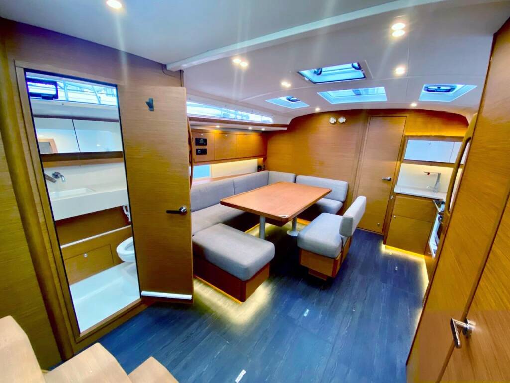 Sailing yacht Dufour 470 PRESTIGE