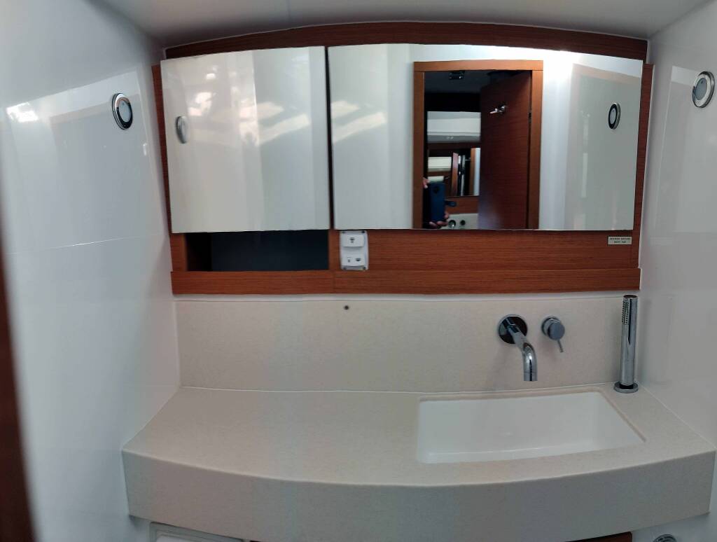 Sailing yacht Dufour 470 PRESTIGE