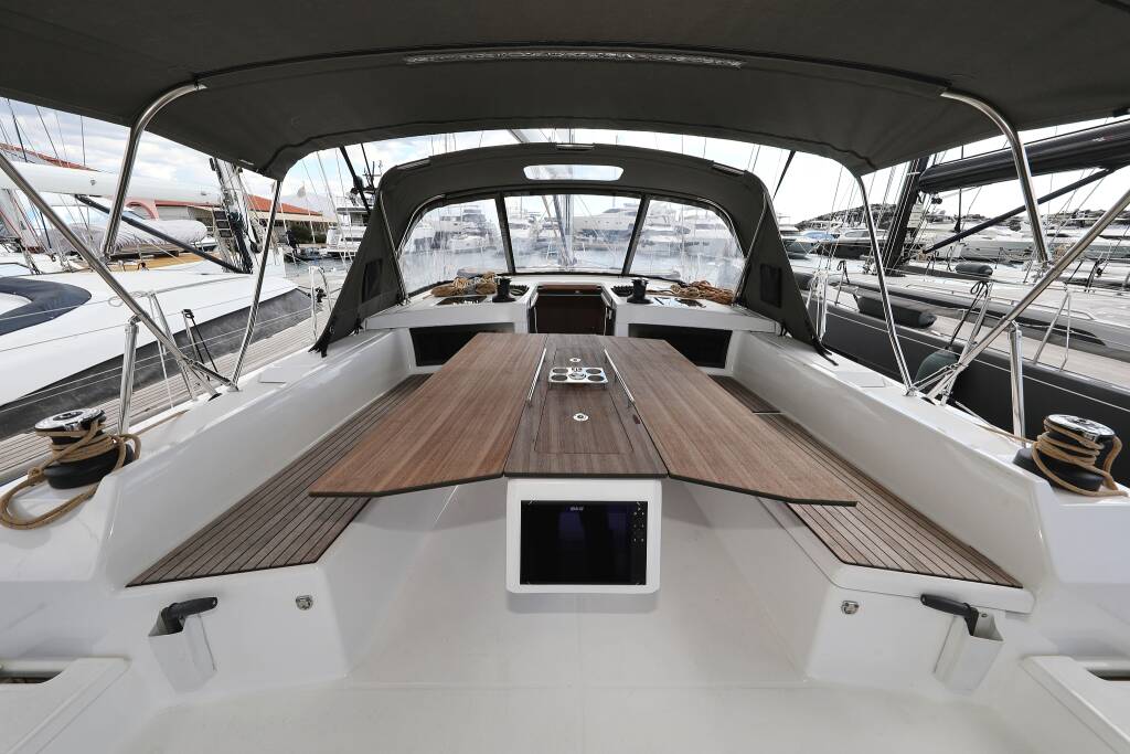 Sailing yacht Dufour 470 Energy