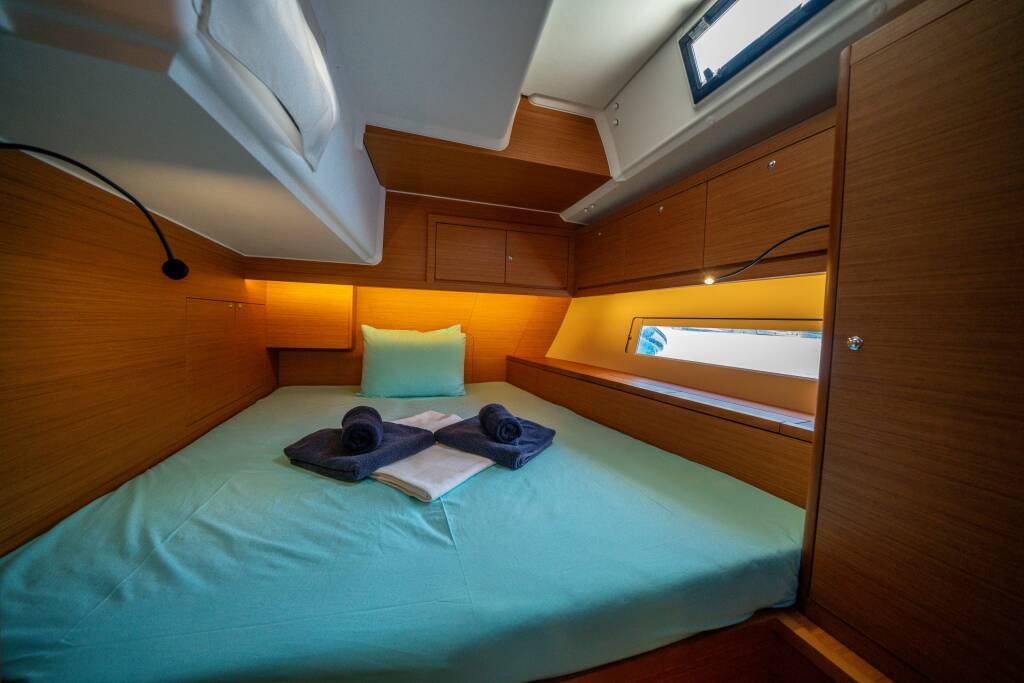 Sailing yacht Dufour 470 Gusto 7