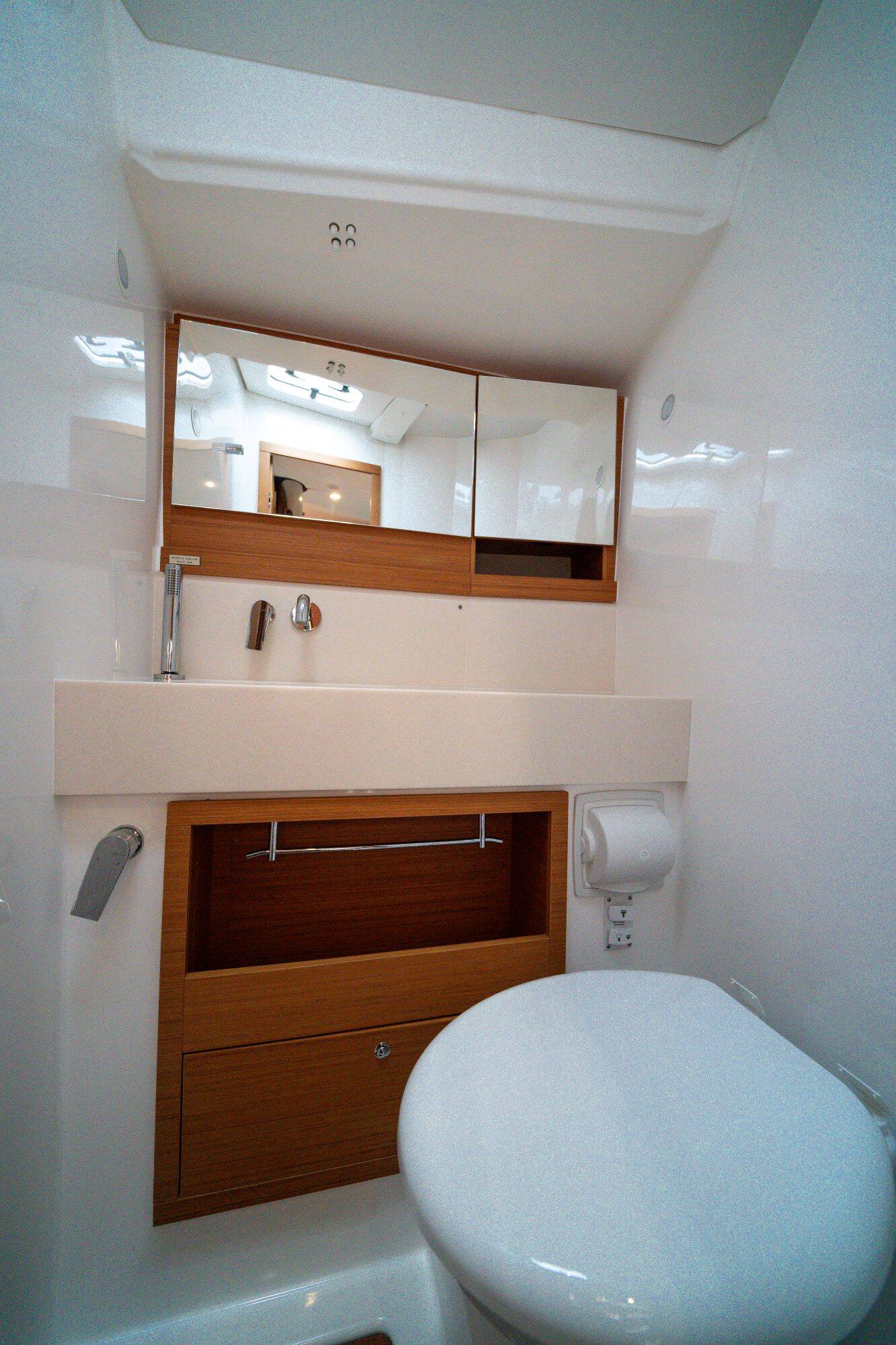 Sailing yacht Dufour 470 Gusto 7