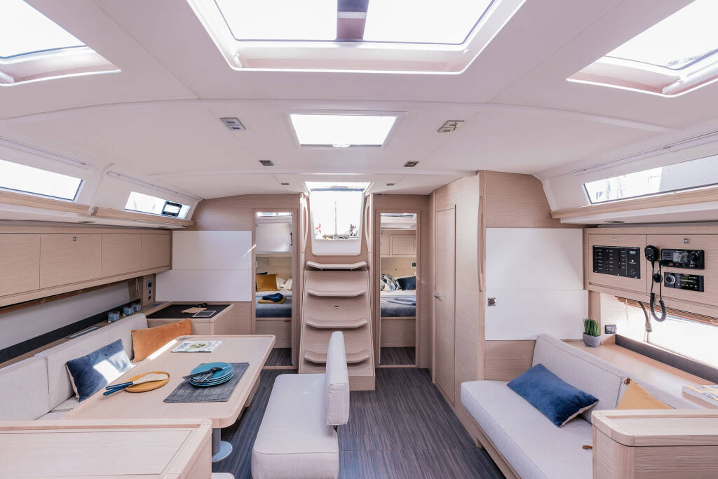 Sailing yacht Dufour 470 Alyss