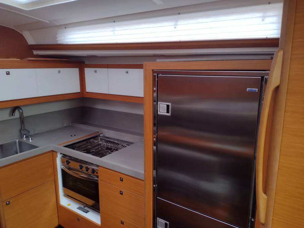 Sailing yacht Dufour 470 Soft Touch