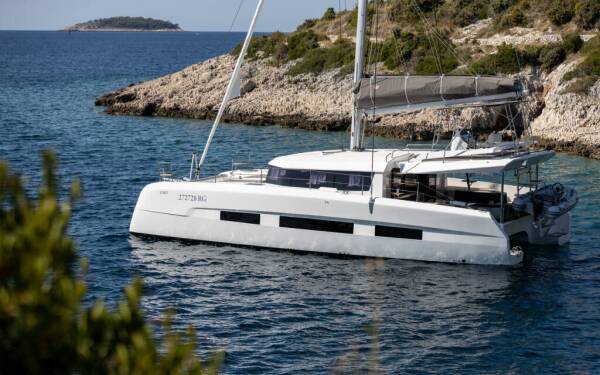 Dufour 48 Catamaran Bahia Serena Marina Kremik, Primosten