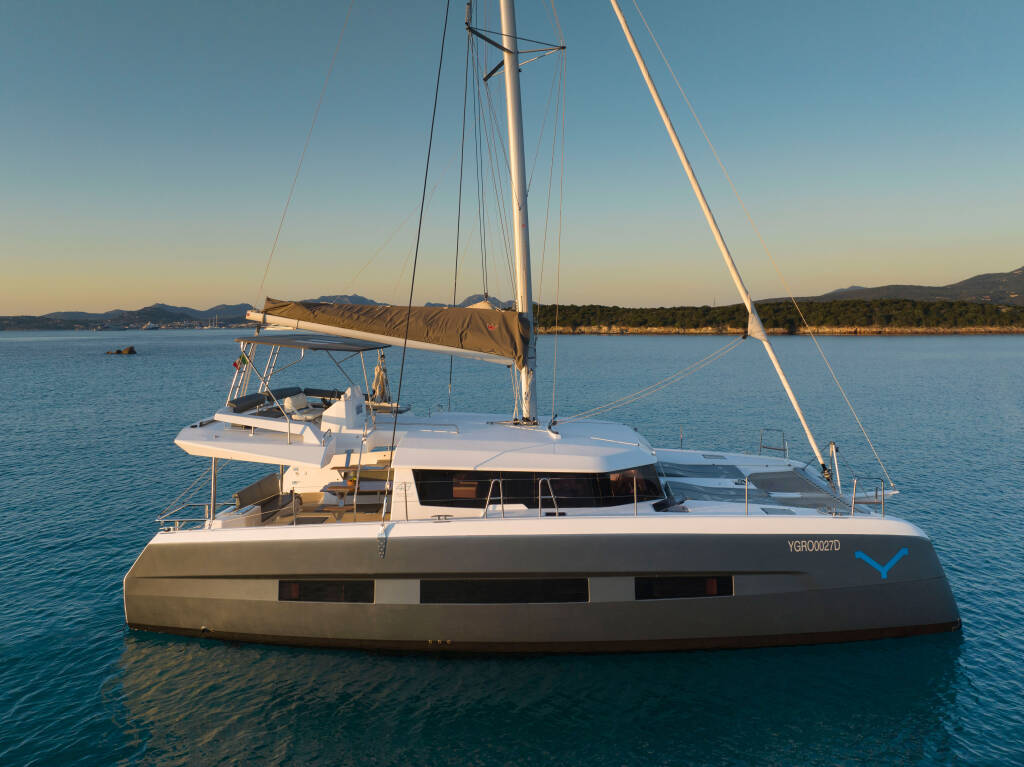 Catamaran Dufour 48 Catamaran Delphinus