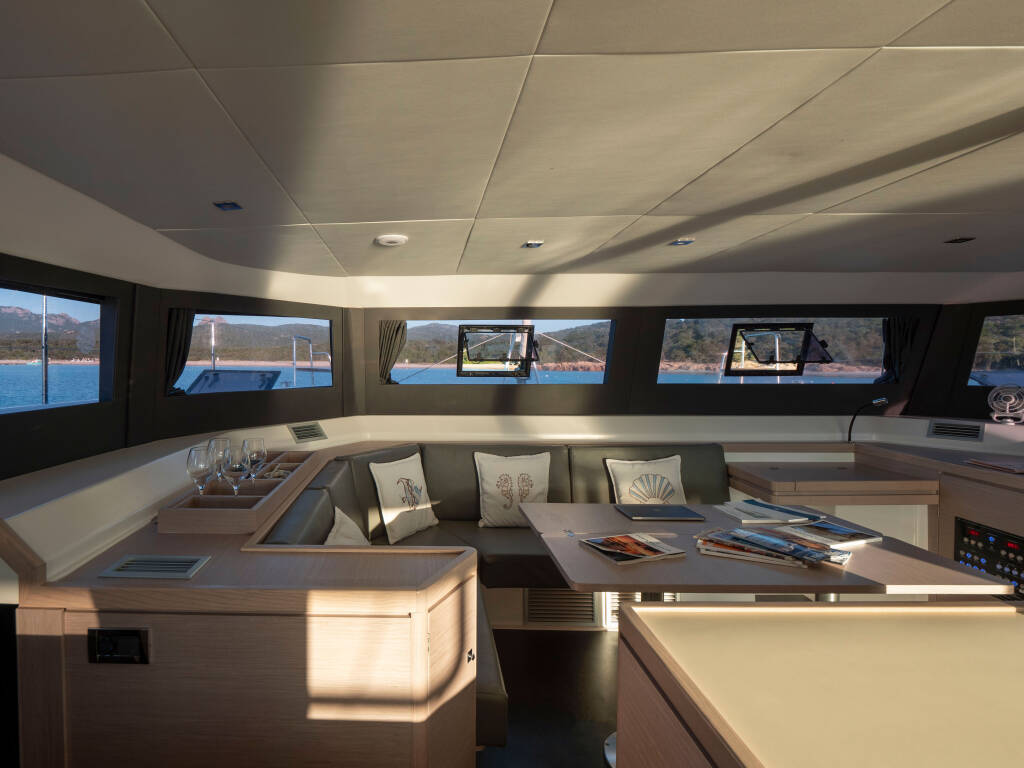 Catamaran Dufour 48 Catamaran Delphinus