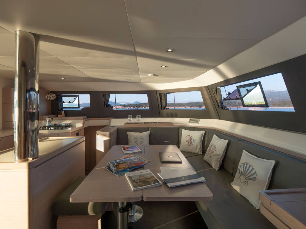Catamaran Dufour 48 Catamaran Delphinus