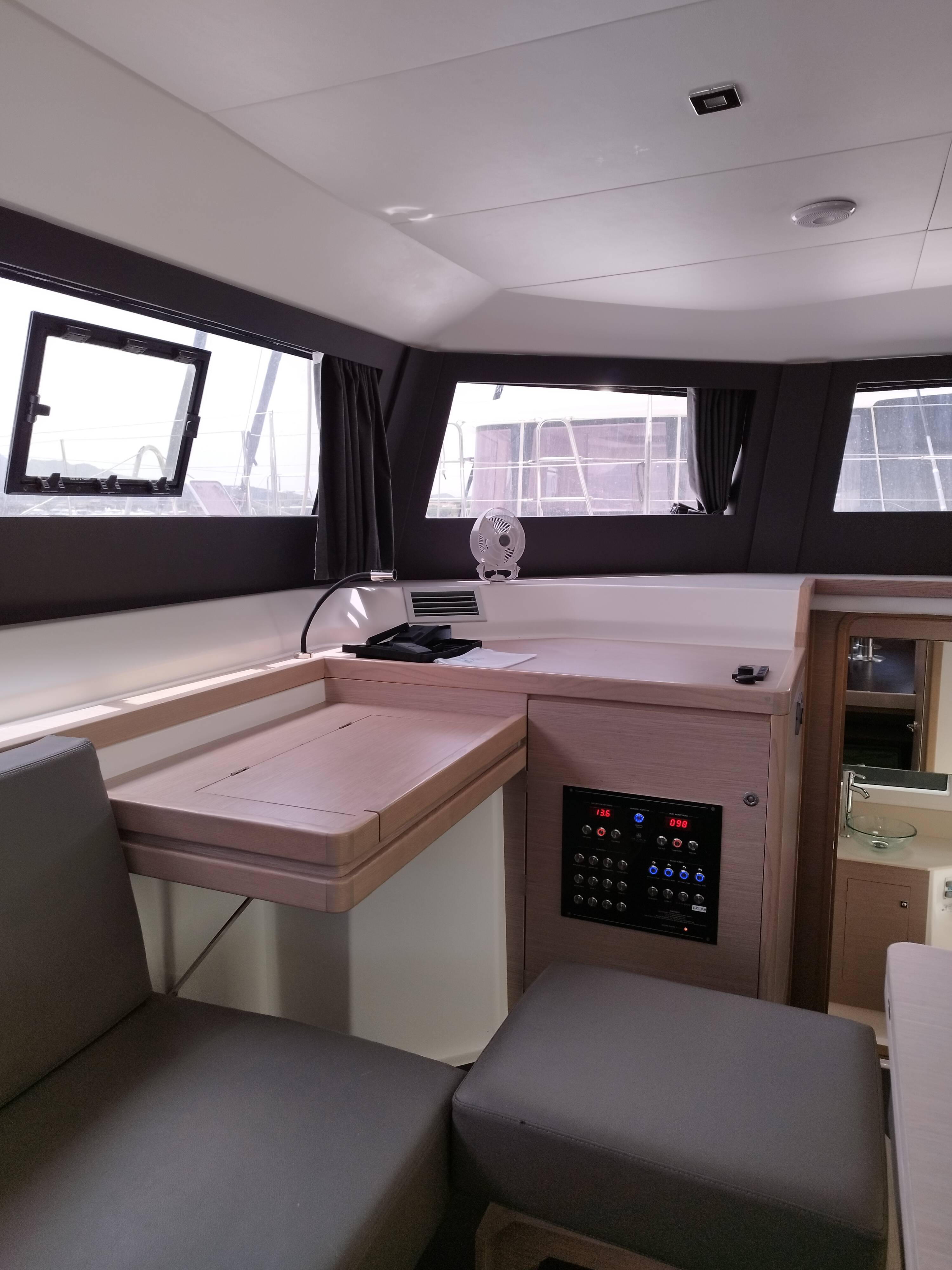 Catamaran Dufour 48 Catamaran Delphinus