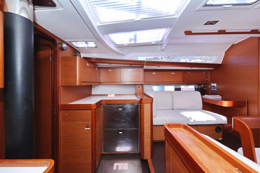 Sailing yacht Dufour 520 GL Lateja