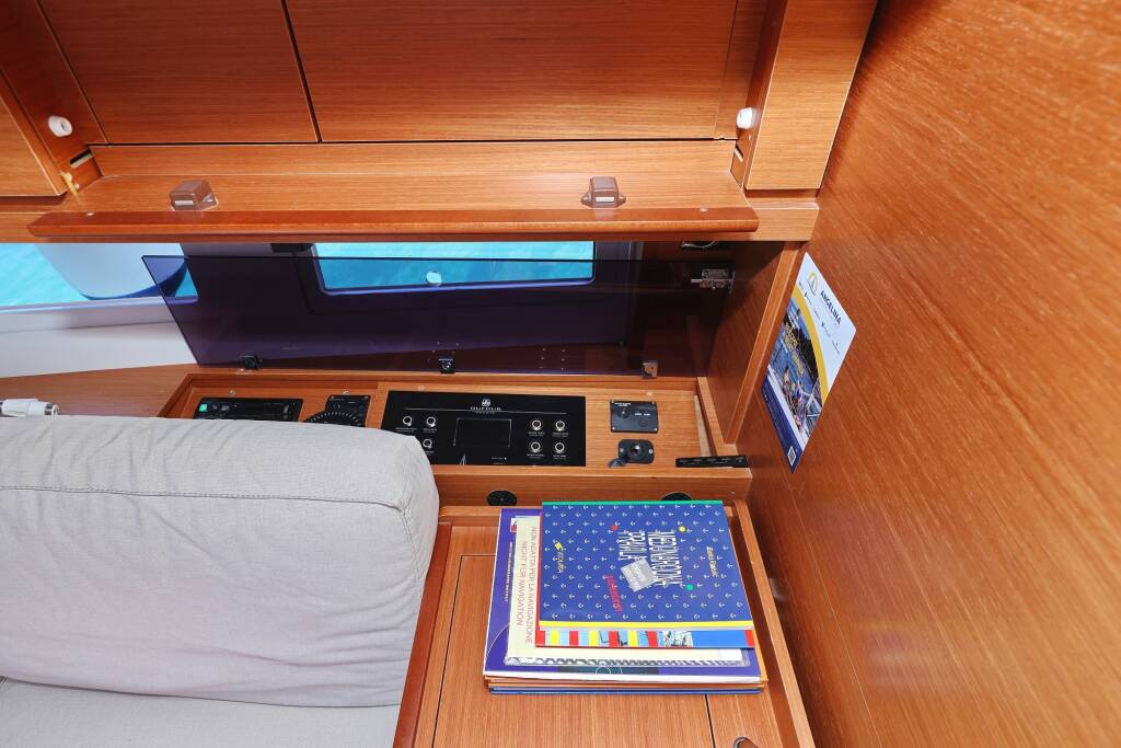 Sailing yacht Dufour 520 GL Lateja