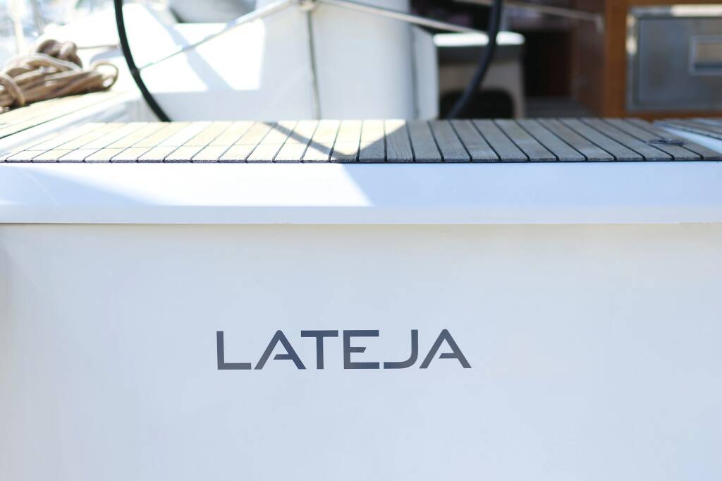 Sailing yacht Dufour 520 GL Lateja