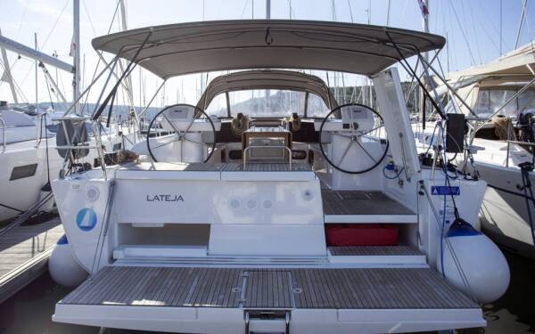 Dufour 520 GL Lateja Marina Kremik, Primosten