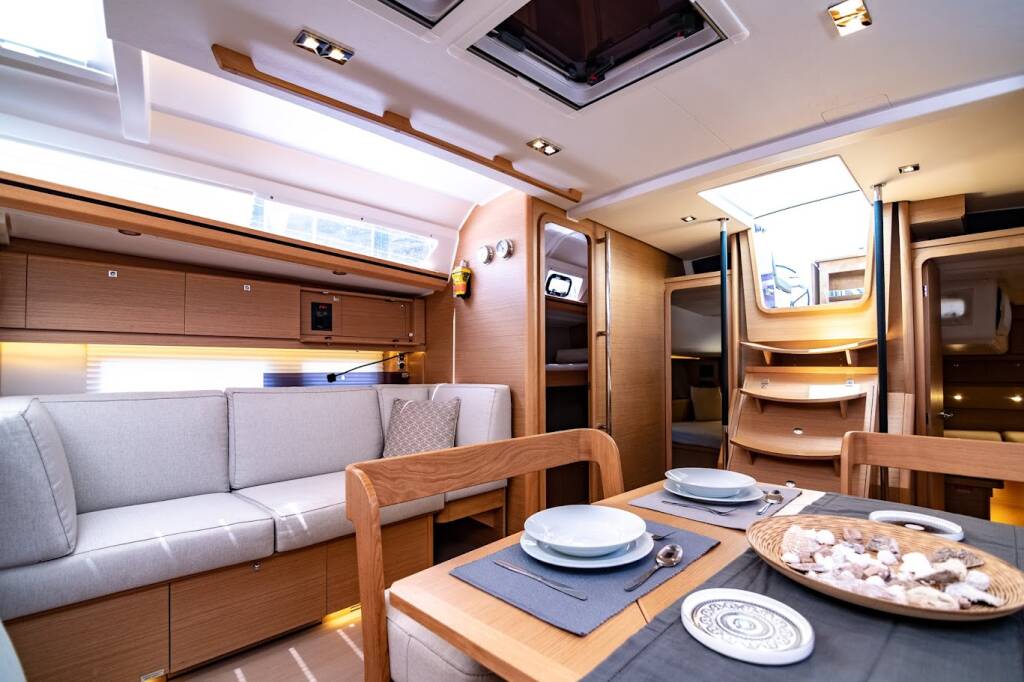 Sailing yacht Dufour 520 GL Blue Moon