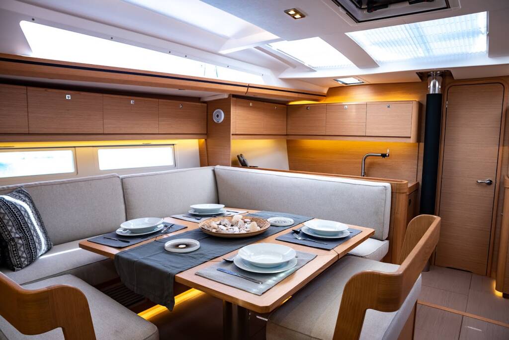 Sailing yacht Dufour 520 GL Blue Moon