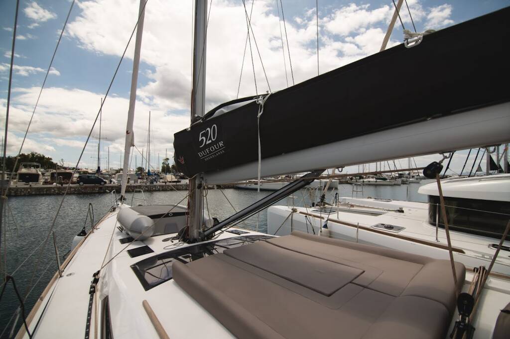 Sailing yacht Dufour 520 GL Blue Moon