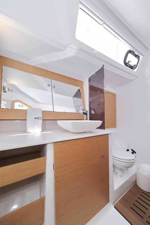 Sailing yacht Dufour 520 GL Luna 77