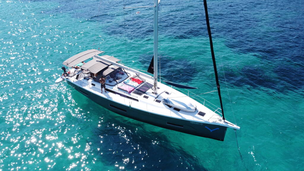 Sailing yacht Dufour 530 Asperula