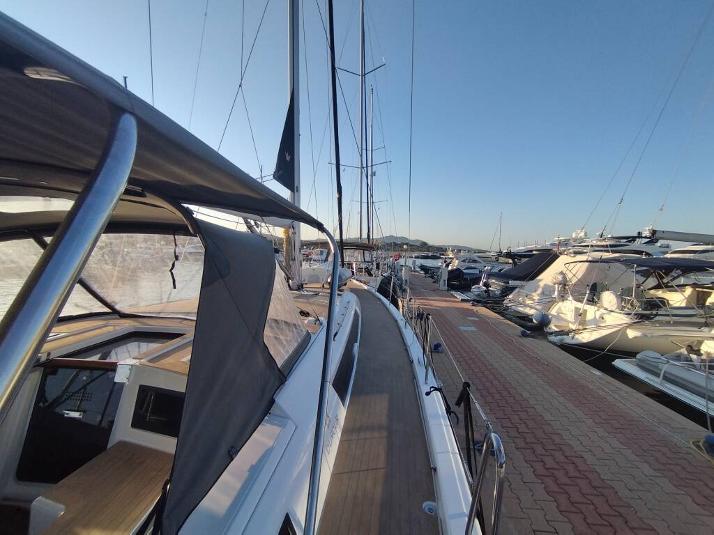 Sailing yacht Dufour 530 Rhamnus