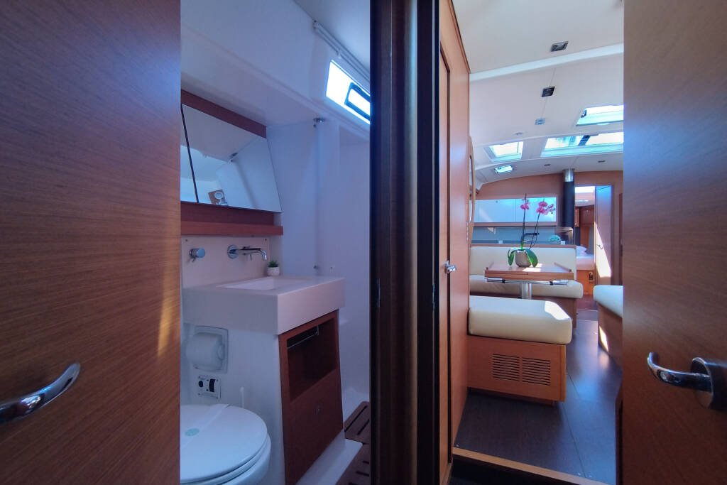 Sailing yacht Dufour 530 Rhamnus