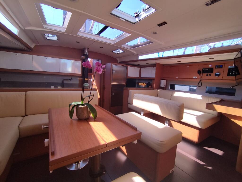 Sailing yacht Dufour 530 Rhamnus