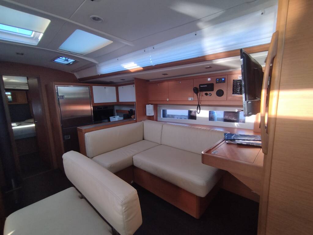 Sailing yacht Dufour 530 Rhamnus