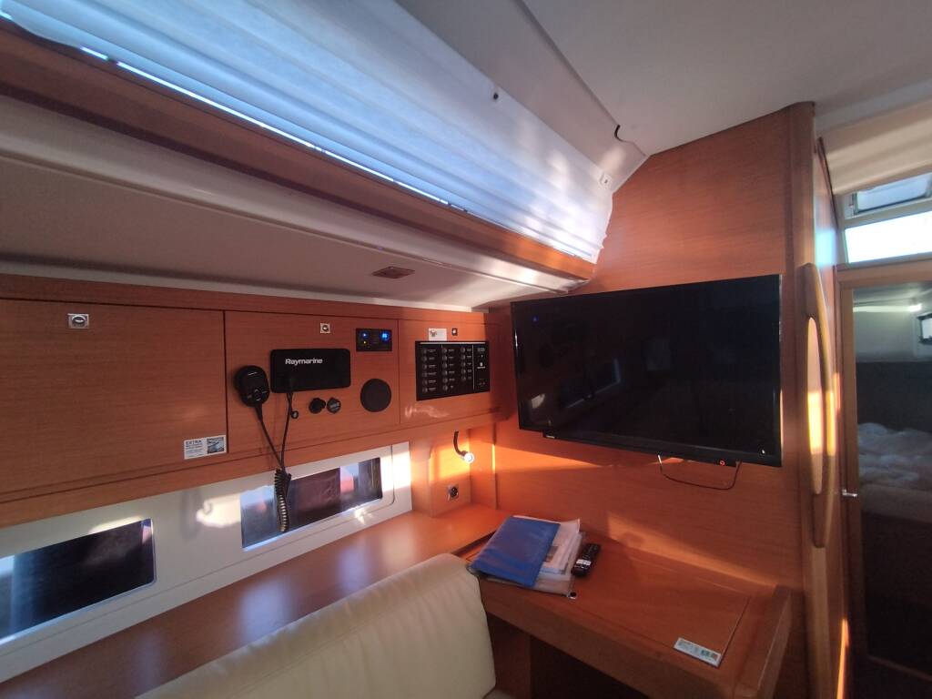 Sailing yacht Dufour 530 Rhamnus