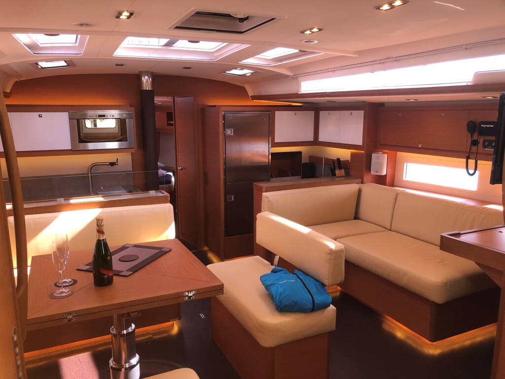 Sailing yacht Dufour 530 Gringott