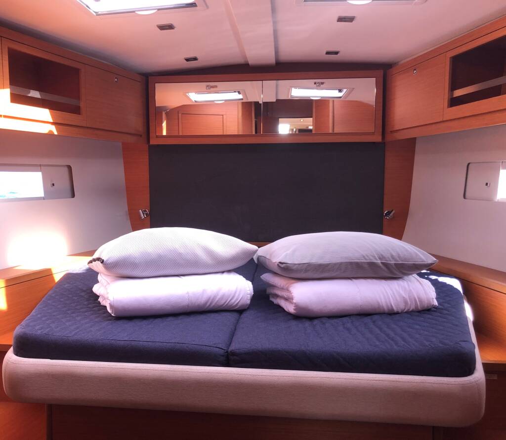 Sailing yacht Dufour 530 Gringott