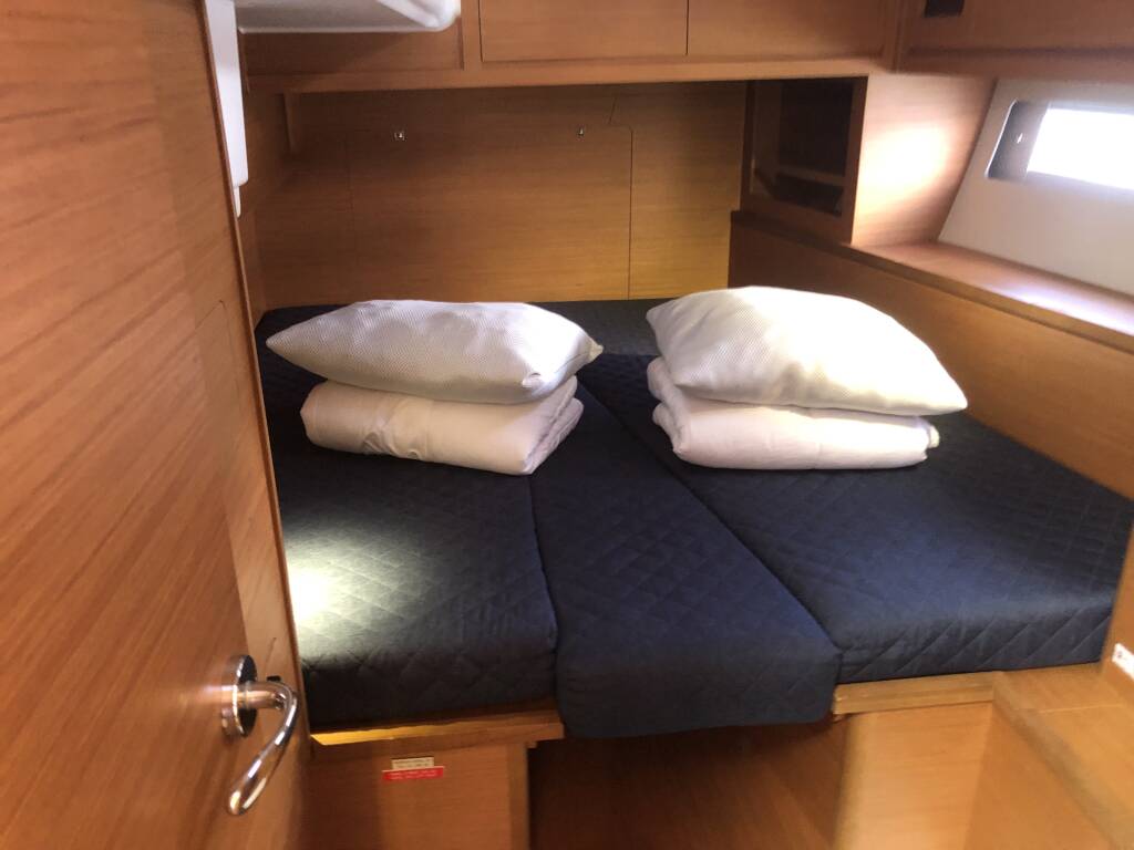 Sailing yacht Dufour 530 Gringott