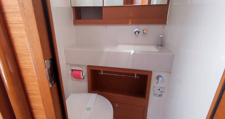 Sailing yacht Dufour 530 Gringott