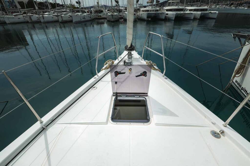 Sailing yacht Dufour 530 Musca