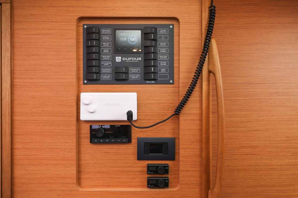 Sailing yacht Dufour 530 Musca