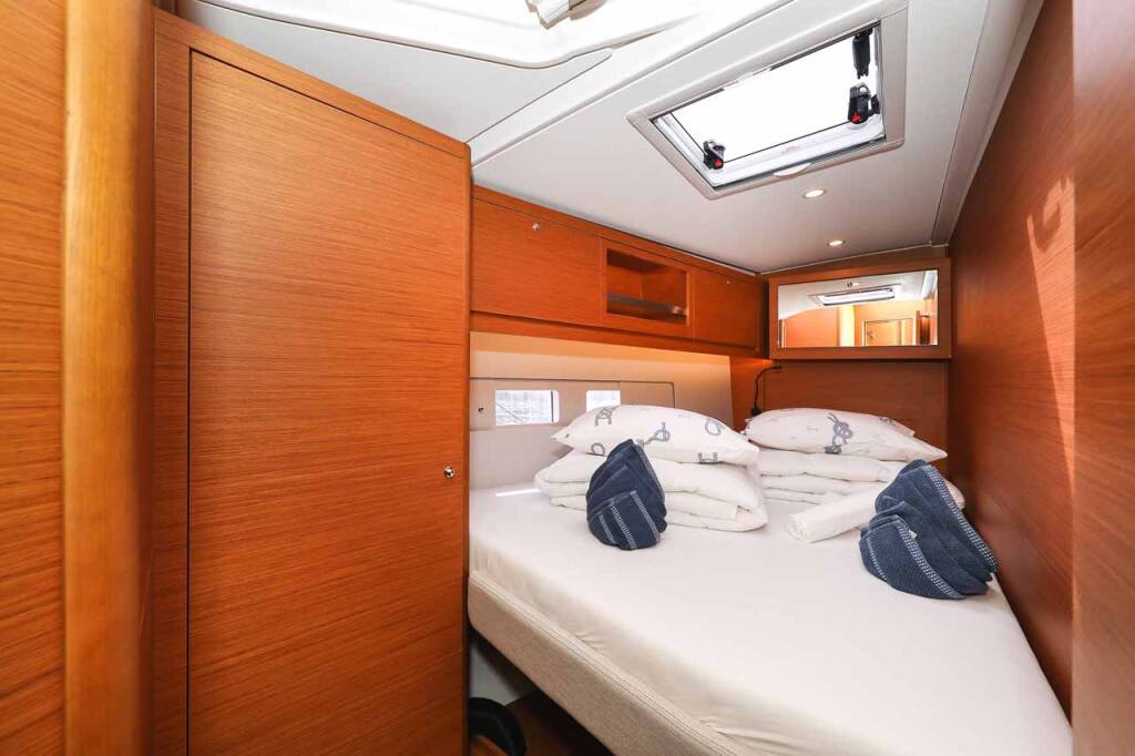 Sailing yacht Dufour 530 Musca