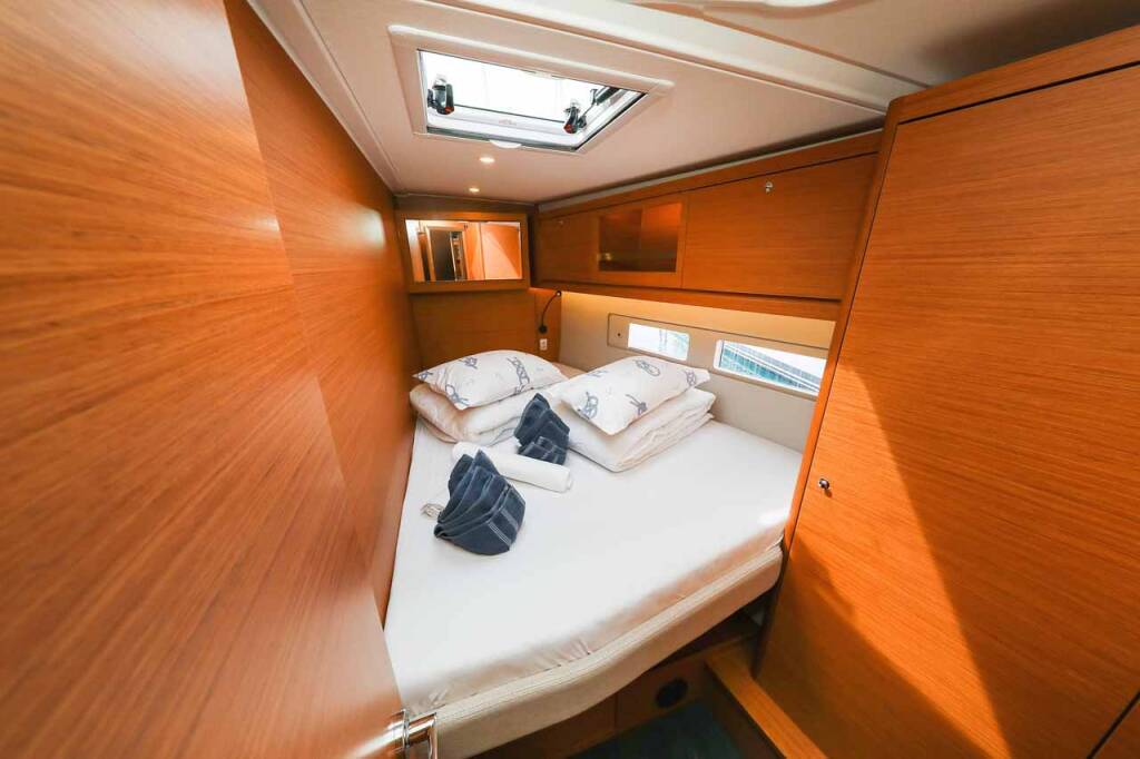 Sailing yacht Dufour 530 Musca