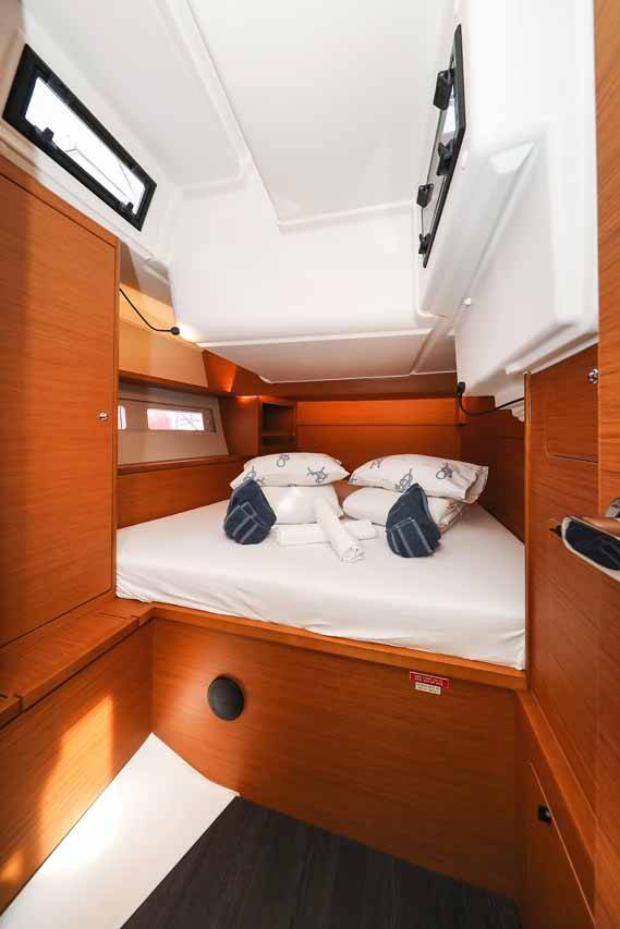 Sailing yacht Dufour 530 Musca