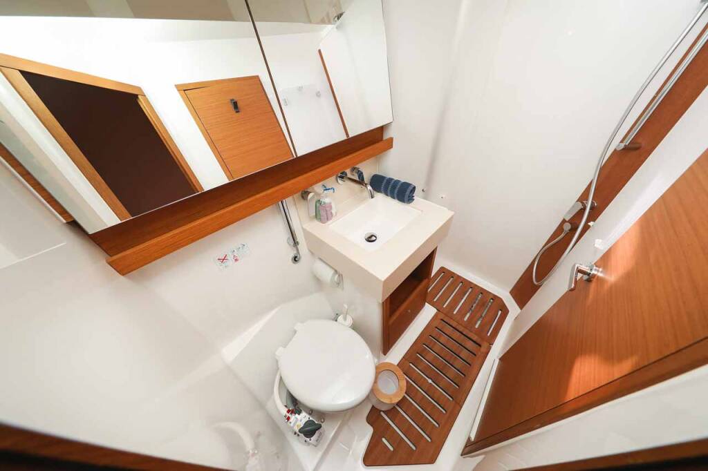 Sailing yacht Dufour 530 Musca