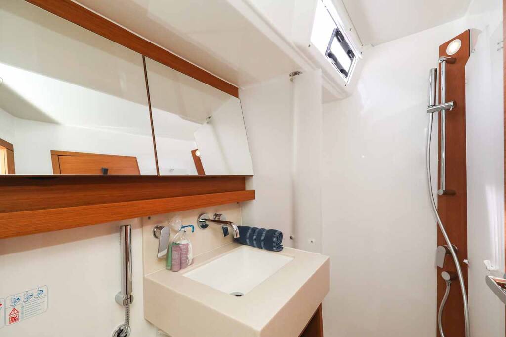 Sailing yacht Dufour 530 Musca