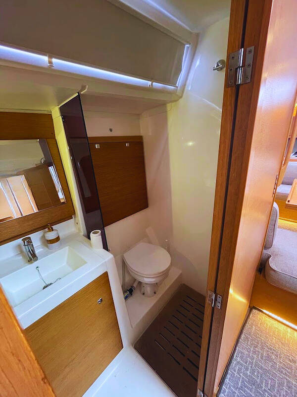 Sailing yacht Dufour 560 GL Captain Leo