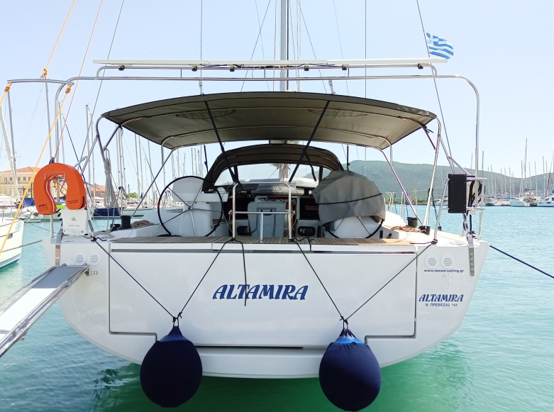 Sailing yacht Dufour 560 GL Altamira
