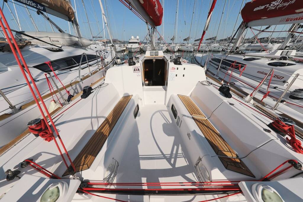 Segelyachten Elan 350 Performance Uniform
