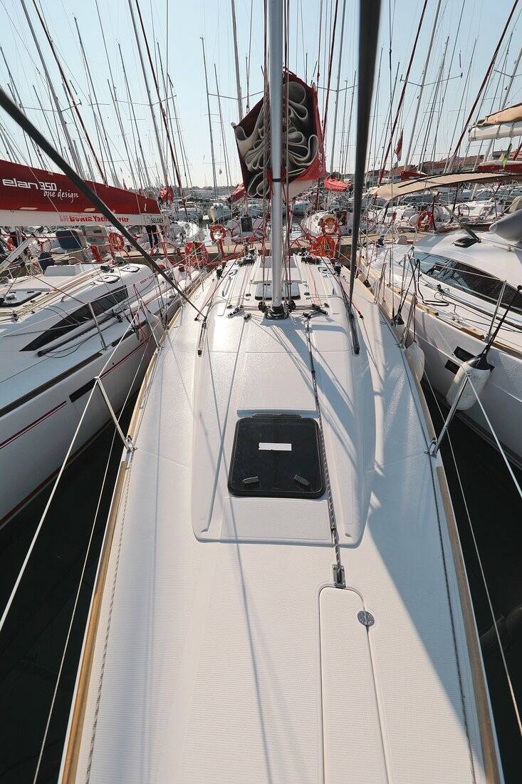 Segelyachten Elan 350 Performance Uniform
